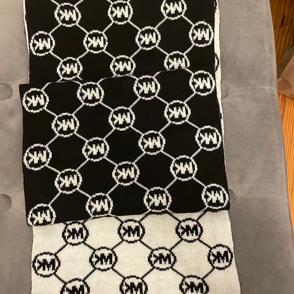 Michael Kors Jet set logo print reversible Mufler scarf